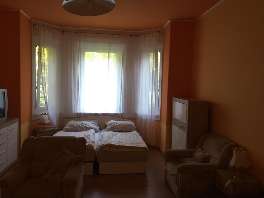 Отель Palma Apartmanhaz Шиофок Экстерьер фото